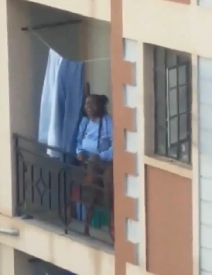 Trending Video Of South African Girl Having Doggy Style Sex On The Balcony In Public