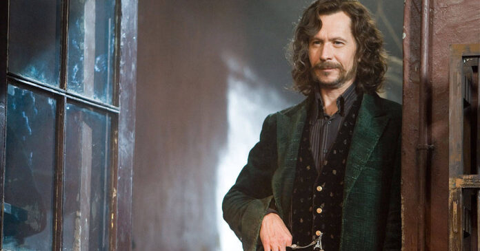 Gary Oldman clarifies his opinion of his “mediocre” Sirius Black performance in Harry Potter for any fans who felt disparaged