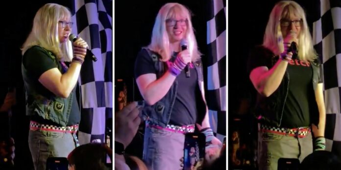 ‘Best moment of my life I fear’: Kelly performs YouTube classic ‘Shoes’ live for the first time in years