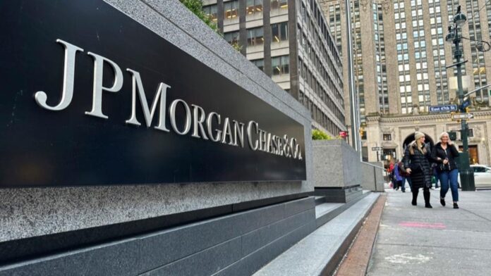 JPMorgan Q2 profit rose 25% as bank cashed in holdings in Visa