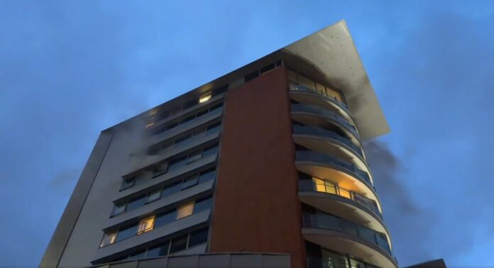 Fire erupts in Paddington apartment block, no injuries reported