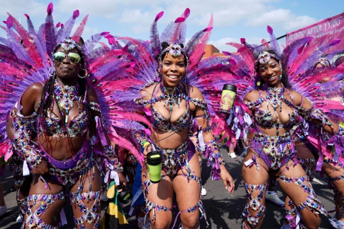 Met Police told to stop dancing at Notting Hill Carnival