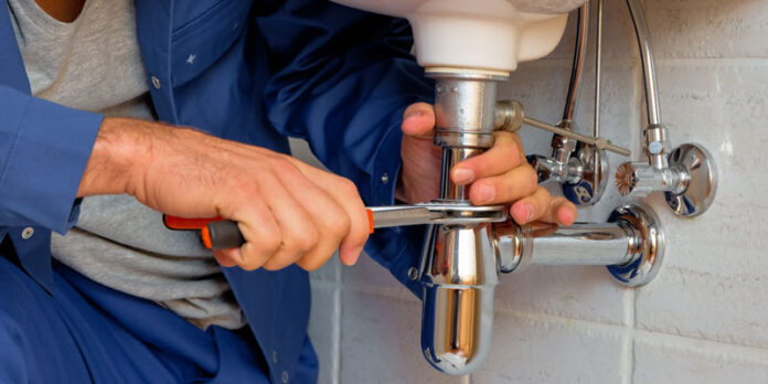 Signs You Need to Call a Professional Plumber