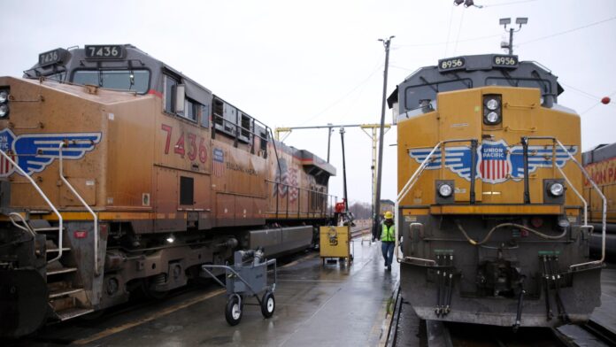 Union Pacific hasn’t yet lived up to deal to give all its engineers predictable schedules