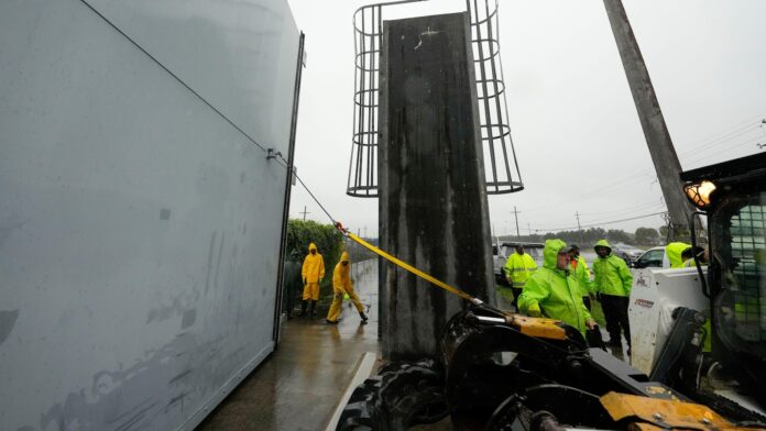 Amid fears of storm surge and flooding, Hurricane Francine takes aim at Louisiana coast