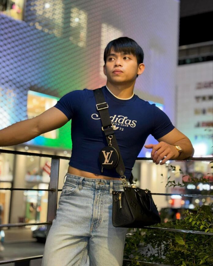 PHOTO: Filipinos mocked Carlo Yulo Caloy with gay jokes for wearing crop top outfit in Seoul, Korea