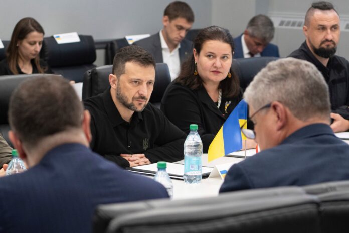 Zelenskiy in New York as US finalises $375m aid for Ukraine