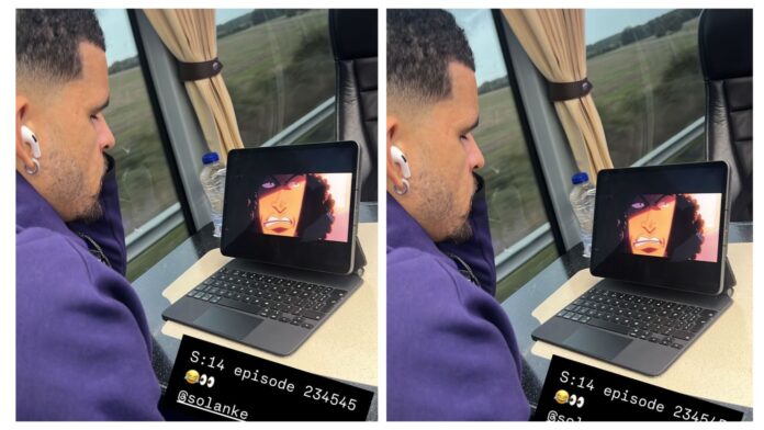 PHOTO: Dominic Solanke watching One Piece Anime Season 14, Episode 234545, on his laptop