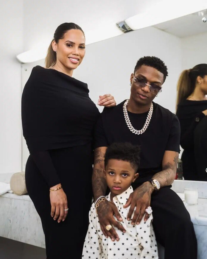 “Baby, I am a married man, don’t come close to me; my kids are at home” – Wizkid tells female fan at his party (video)